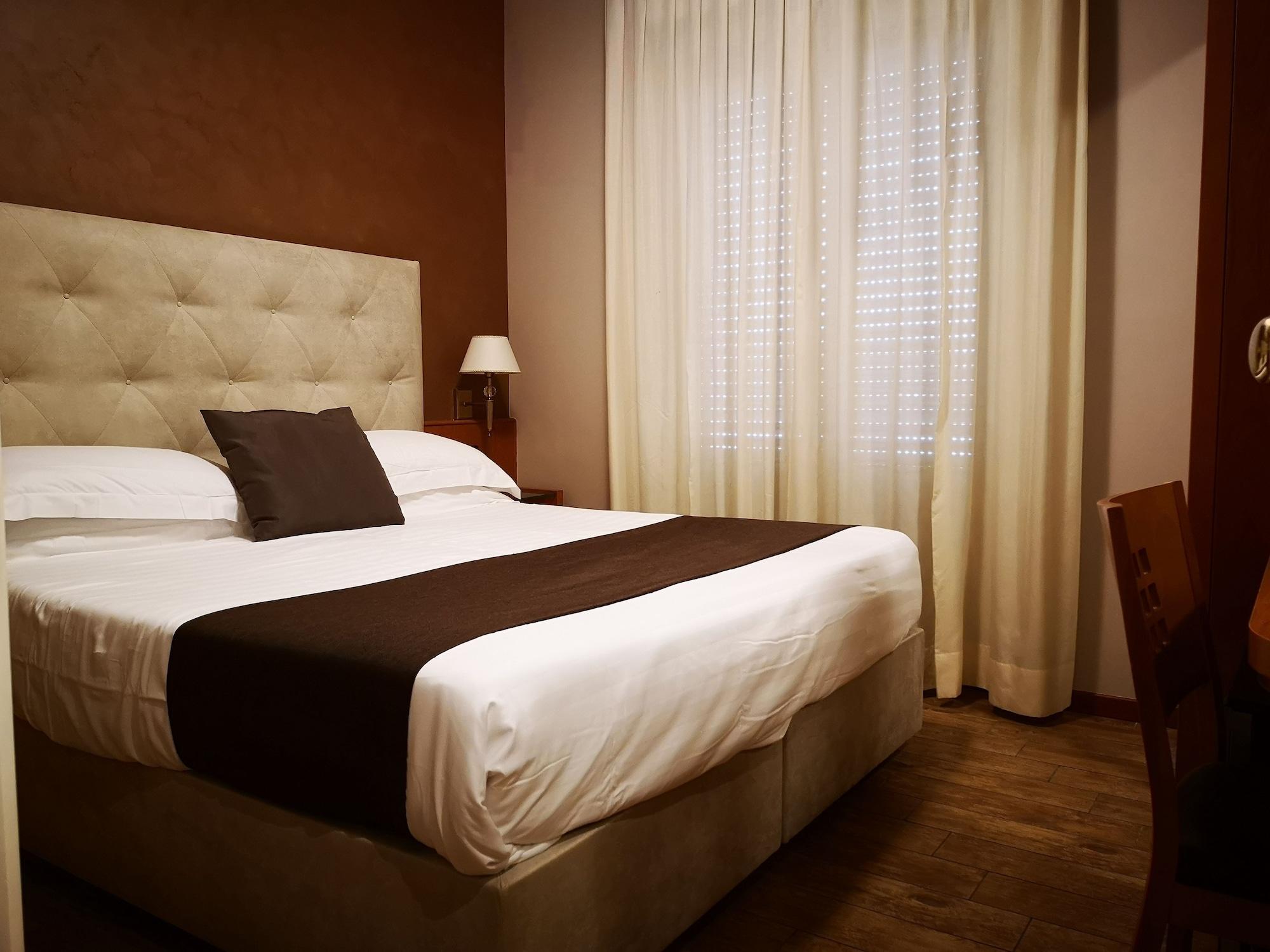 Hotel Clarin 14 By Dori Peschiera del Garda Kültér fotó