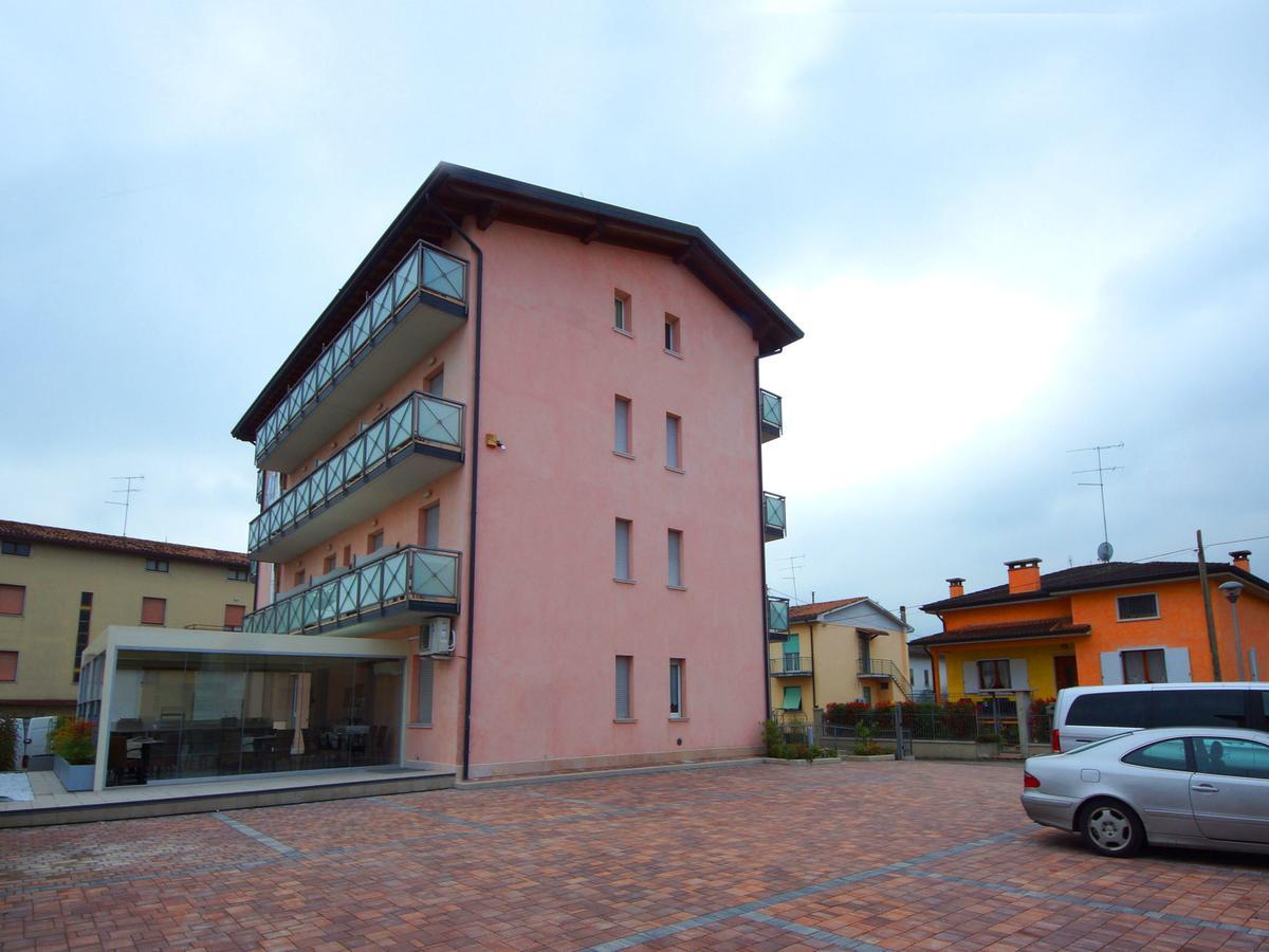 Hotel Clarin 14 By Dori Peschiera del Garda Kültér fotó