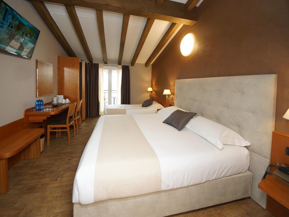 Hotel Clarin 14 By Dori Peschiera del Garda Kültér fotó