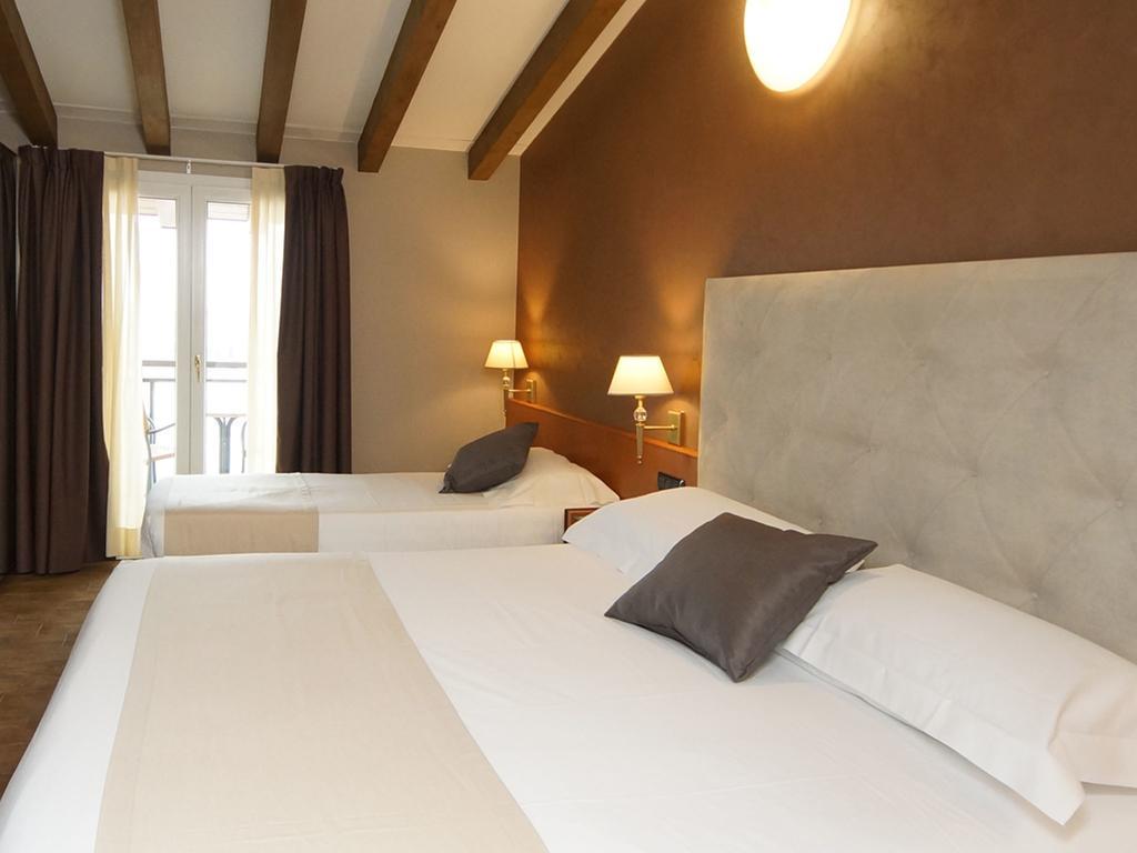 Hotel Clarin 14 By Dori Peschiera del Garda Kültér fotó
